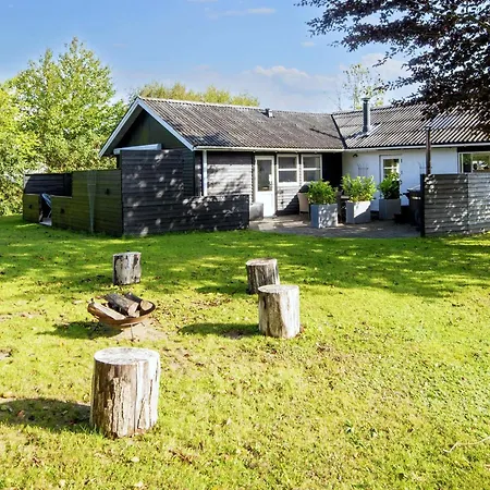 Bright For 4, Ebetloft Holiday home *
